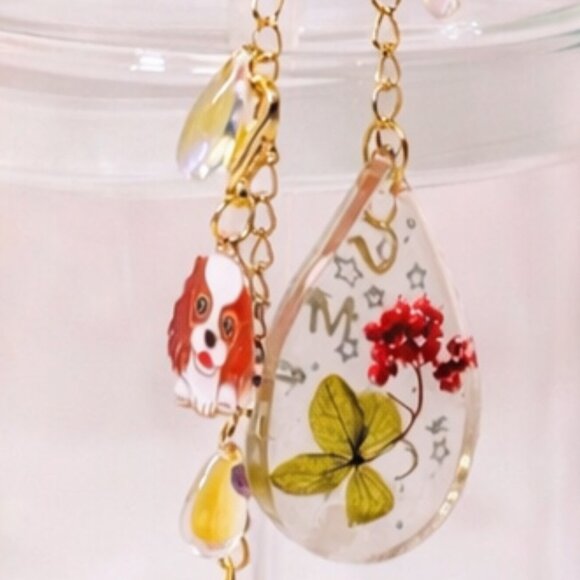 16oz Glass Cup with Glass Straw, Gold Chain Charms & Epoxy Pendants – Gift-Ready - Picture 3 of 5